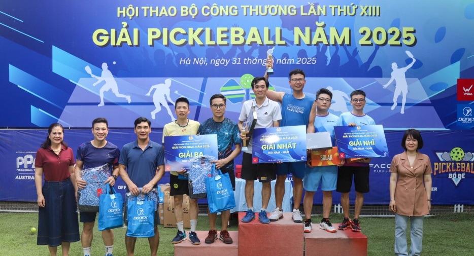 VĐV Đỗ Trọng Hiếu - Trần Văn Đông xuất sắc đoạt giải Nhất nội dung thi đấu Nam - Nam