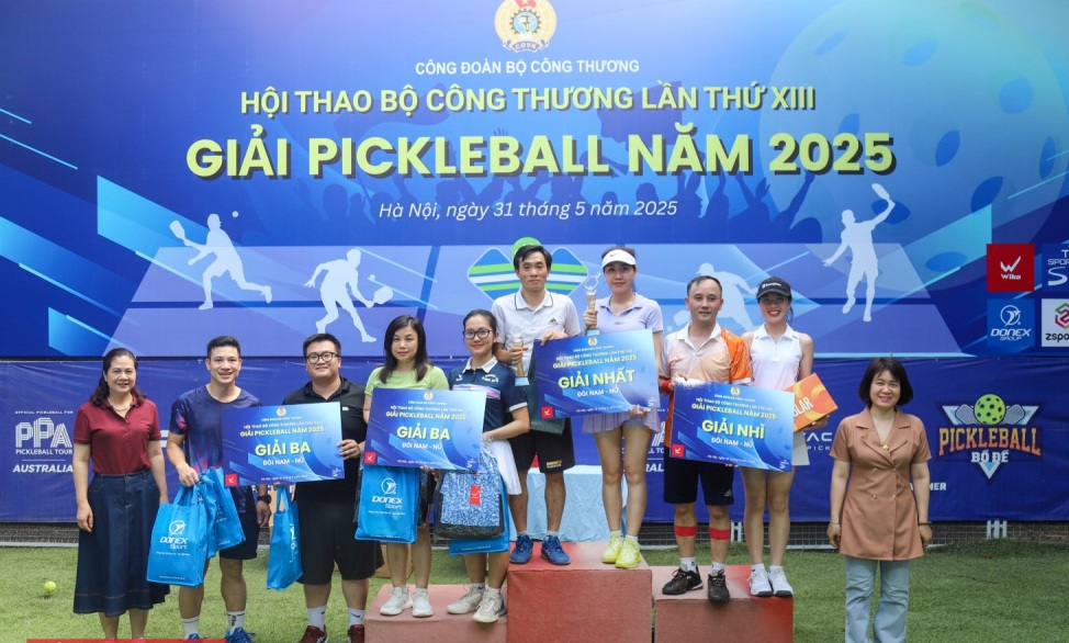 Tại nội dung thi đấu Nam - Nữ, Cục Quản lý và Phát triển thị trường trong nước tiếp tục tạo cú đúp với vị trí đầu bảng