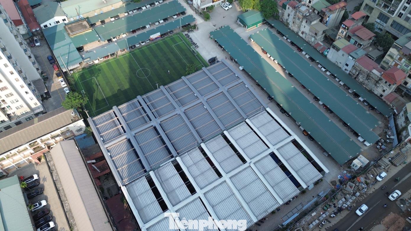 Sân pickleball và bãi xe trái phép “khủng” ngang nhiên hoạt động trên đất dự án ở Hà Nội