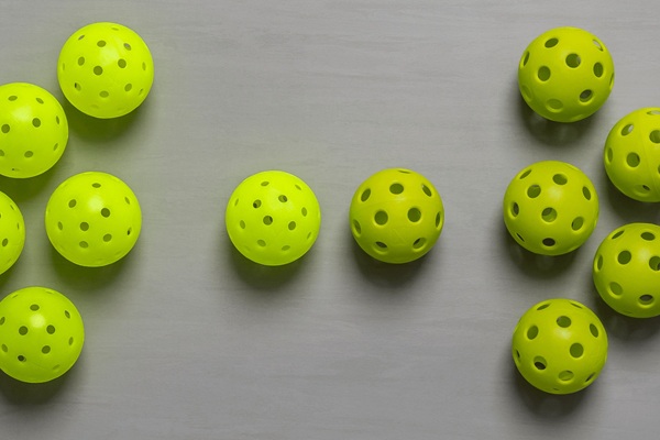 Bóng Pickleball Dùng Được Bao Lâu
